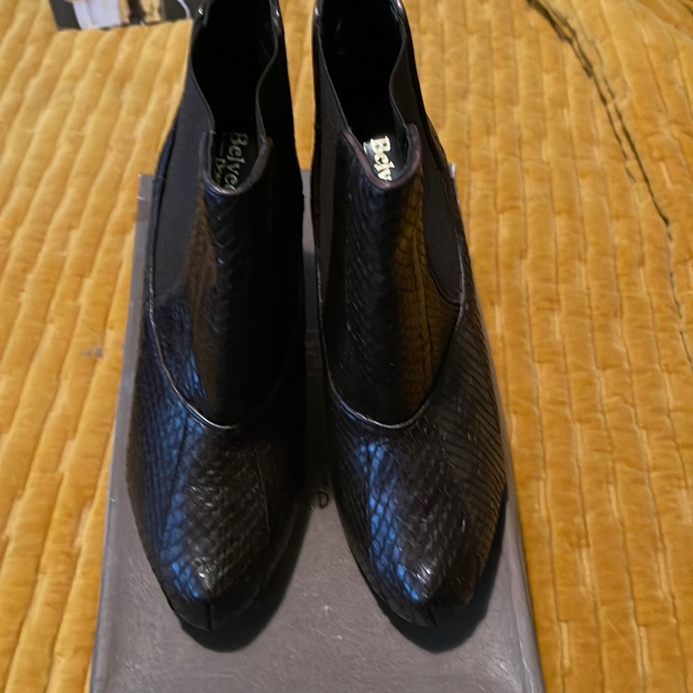 NWOT BELVEDERE DONNA sz 10 Genuine Snakeskin booties